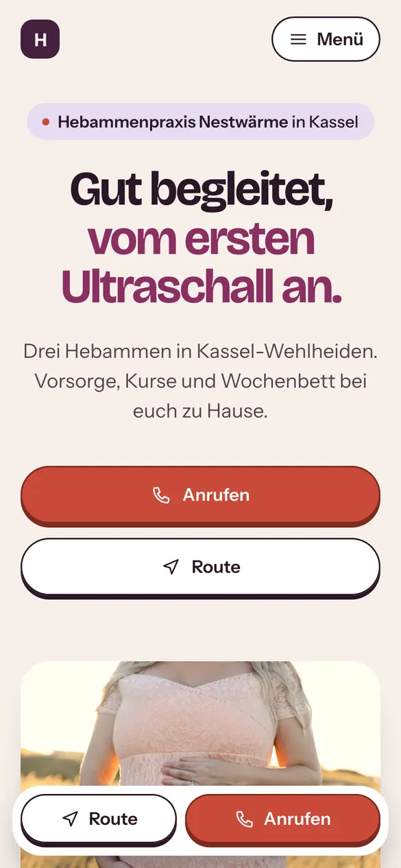 Hebammenpraxis Nestwärme auf dem Handy
